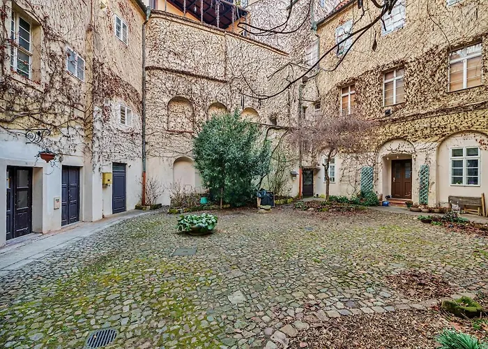 Lejlighed Romantic By Castle